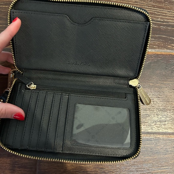 Black Michael Kors Wallet - Picture 5 of 5